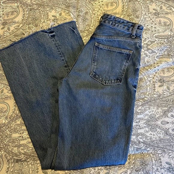 ZARA HIGH RISE WIDE LEG DISTRESSED JEANS - FULL LENGTH - Picture 3 of 7
